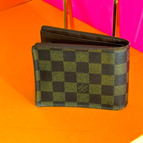 Louis Vuitton Damier Bifold Man’s wallet XL size Bif wallet for big man. - Picture 1 of 16